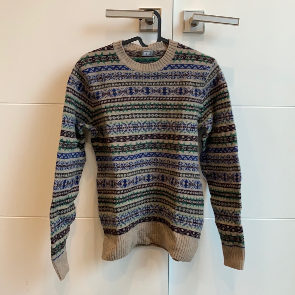 Uniqlo Festive Winter Sweater